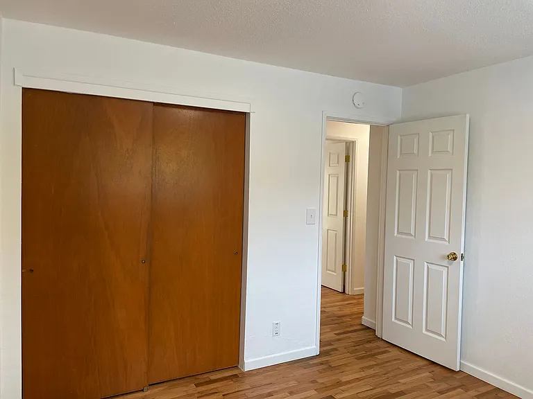 517 Eastwood Dr — Photo 17