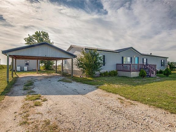 3rd image of 83 Terri Dr