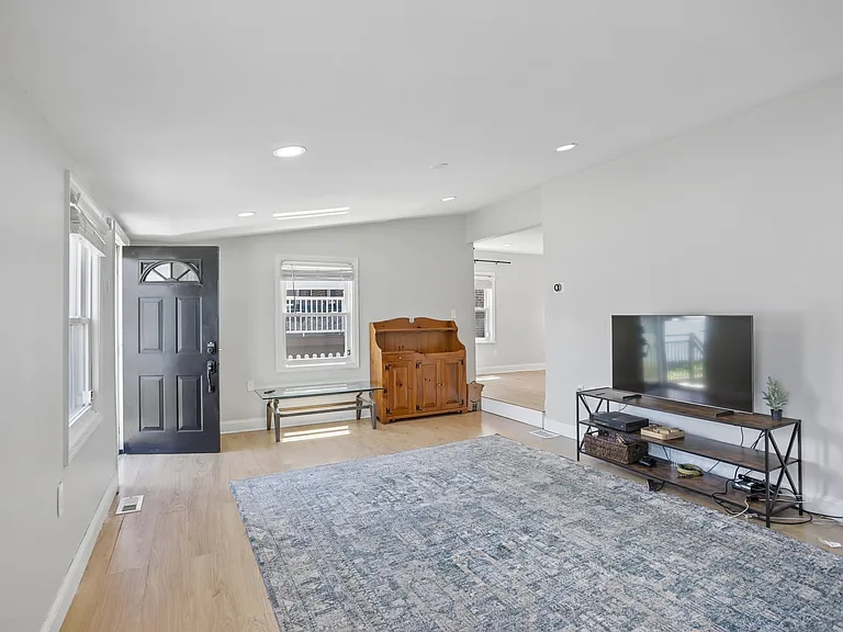 54 Allan Dr — Photo 41