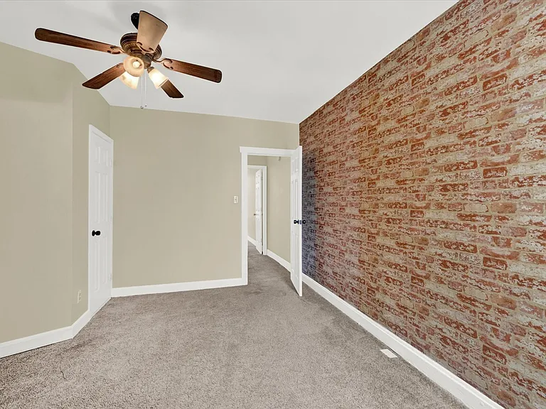 1230 S Charles St — Photo 20