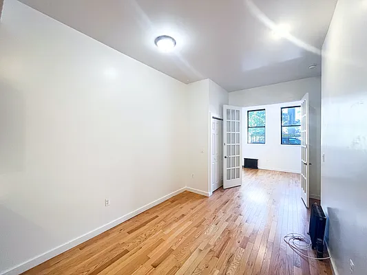 Rented by REAL New York | media 7