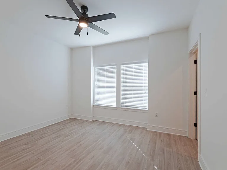 Tropia Luxury Apartments — Photo 73
