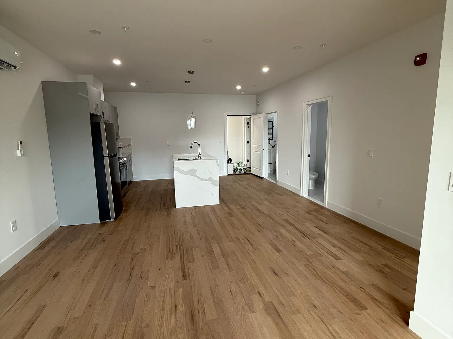1 bed, $2,300 — Photo 2