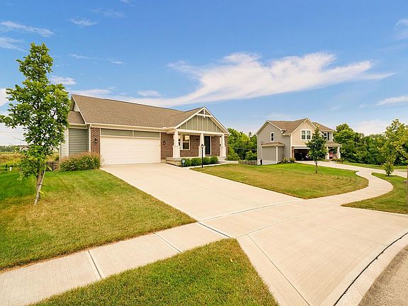 2nd image of 440 Kingston Cir