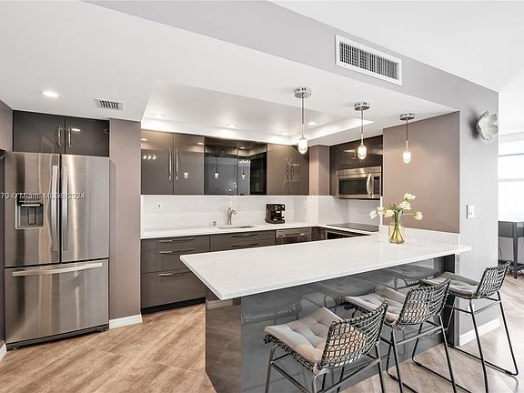 4th image of 301 174th St APT 1911