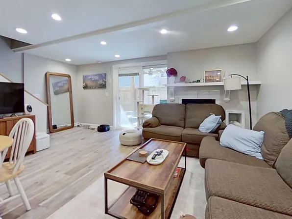 719 Buckingham, 719 W Buckingham Pl #3, Chicago, IL 60657