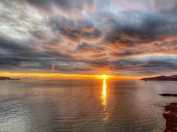 2288 Bellevue Ave #1201, West Vancouver, BC V7V 1C6