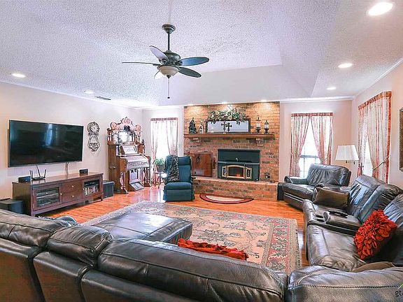 3rd image of 10865 Trenton Dr