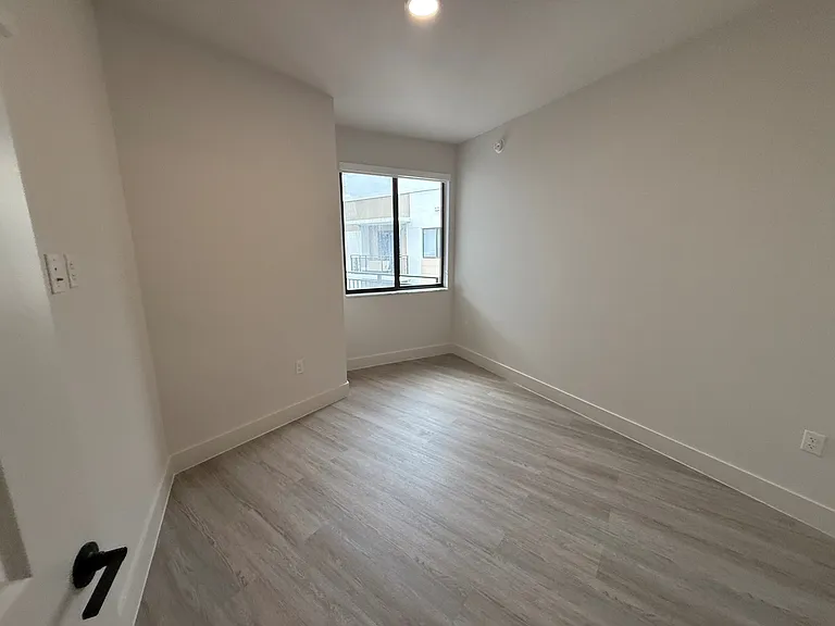 Bay Pointe Apartments — Photo 51