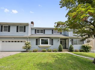 19 Windy Knls, Greenwich, CT 06831
