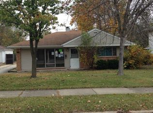 425 Shabbona Dr, Park Forest, IL 60466