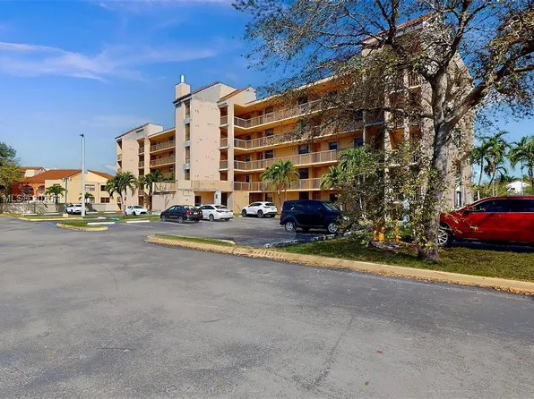 10155 NW 9th Street Cir #4-403, Miami, FL 33172