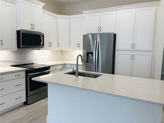 4th image of 14542 Crawford Brook Ln #14542