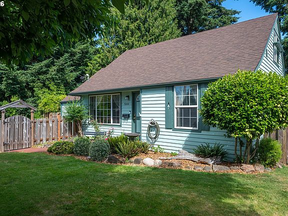 3rd image of 5044 NE Cully Blvd
