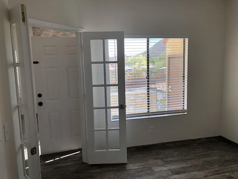 2601 W Broadway Blvd #E550 — Photo 6