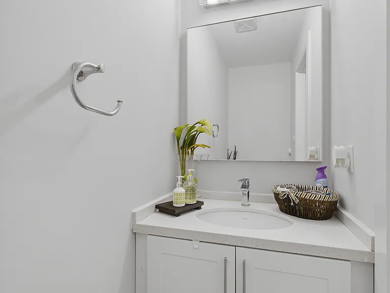 1615 Sandridge Ln — Photo 48