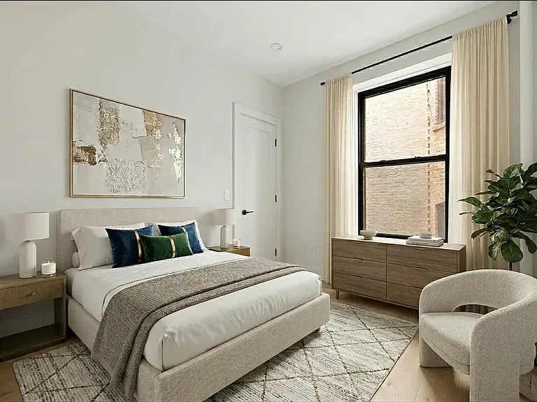 1220 Lexington Ave #4B — Photo 2