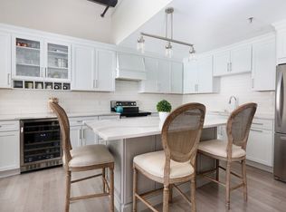 15 Sleeper St APT 204, Boston, MA 02210