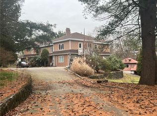 83 Winsor Ave, Johnston, RI 02919