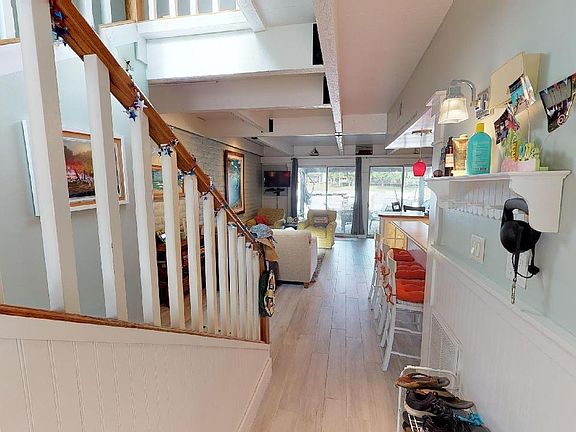 4th image of 2700 N Shore Dr Unit F20