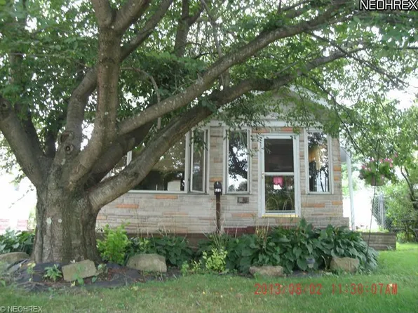 1633 Brownlee Ave, Youngstown, OH 44514