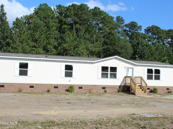 225 Mewborn Drive, Richlands, NC 28574