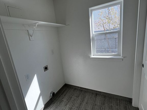 5th image of 3995 Lepire Dr