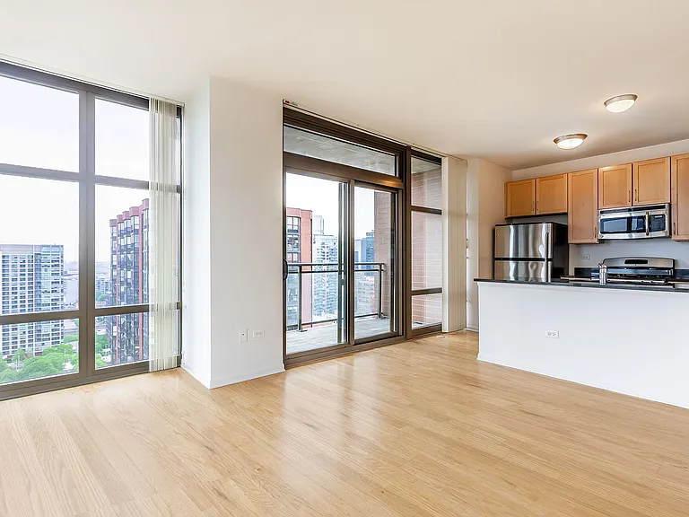 Astoria Tower — Photo 22