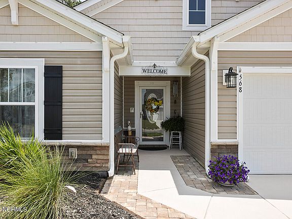 2nd image of 568 Dellcastle Court NW