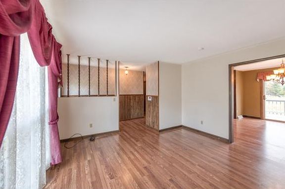 4th image of 1210 Bairvette Dr