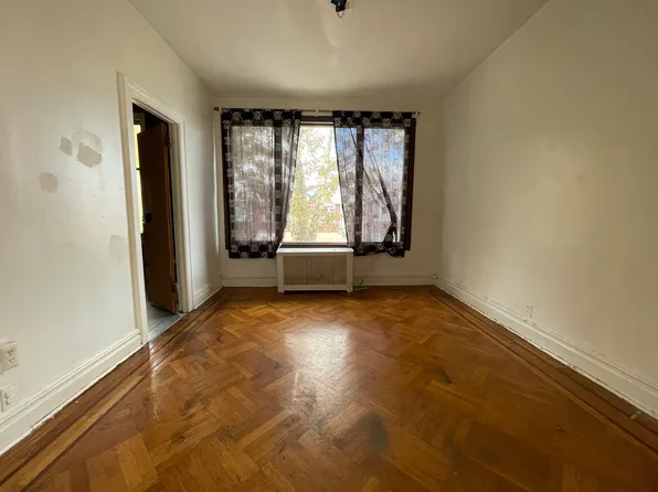 81 Bay 7th Street image 11 of 15