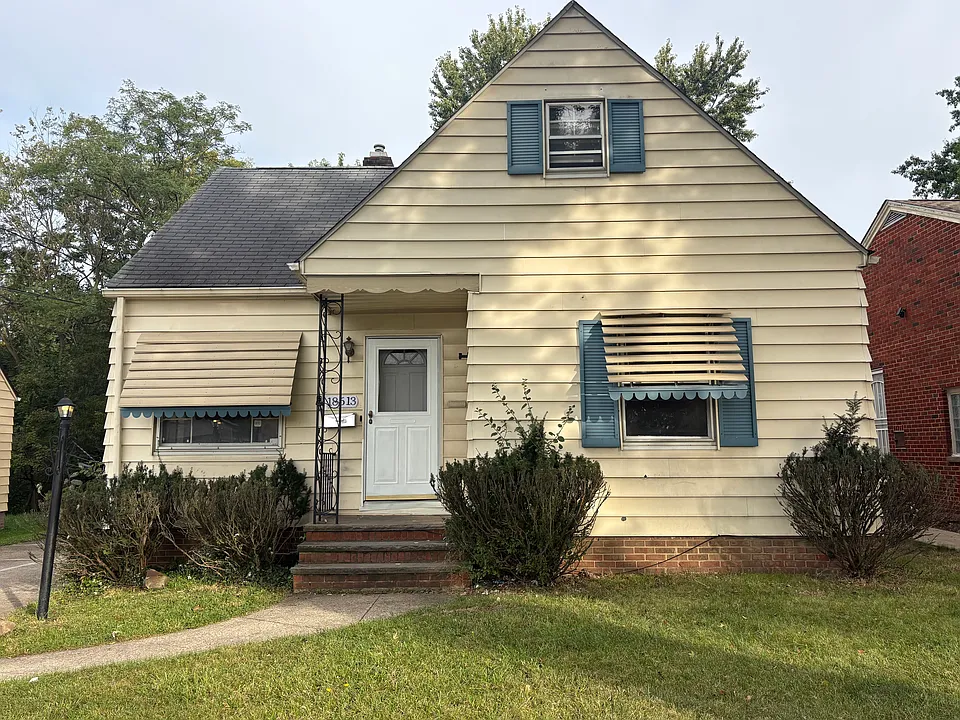 18613 Harlan Dr