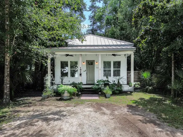 194 11th St, Apalachicola, FL 32320