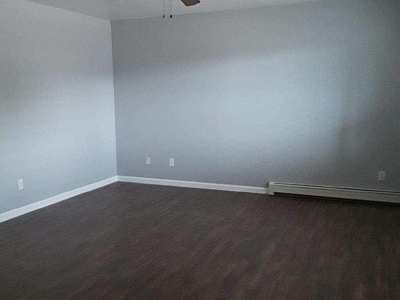 4th image of 625 Bear Valley Dr