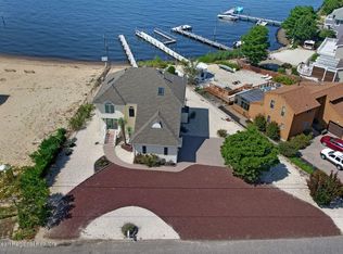 58 Shorewood Dr, Bayville, NJ 08721