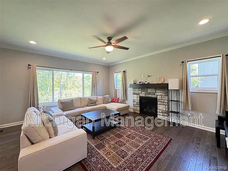 6149 Woodridge Ln — Photo 11