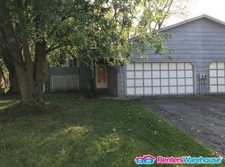 7063 17th St N, Oakdale, MN 55128