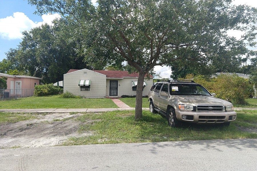 1st image of 830 NW 124th St