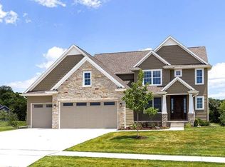7011 St Ann Dr, Bettendorf, IA 52722