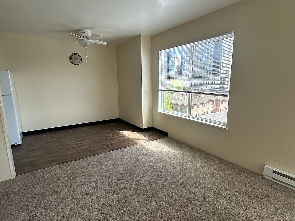1st image of 4135 11th Ave NE #2009
