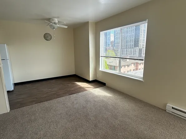 4135 11th Ave NE, Seattle, WA