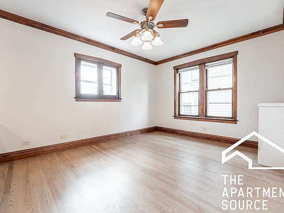 2nd image of 1713 W Belle Plaine Ave