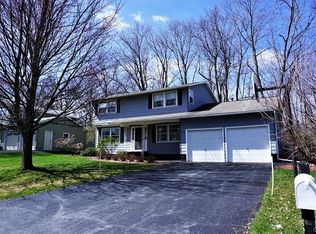 4951 Peppermill Ln, Liverpool, NY 13088