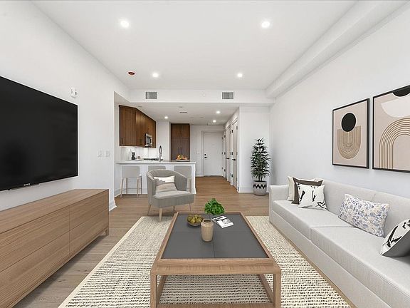 4th image of 921 Madison St #304