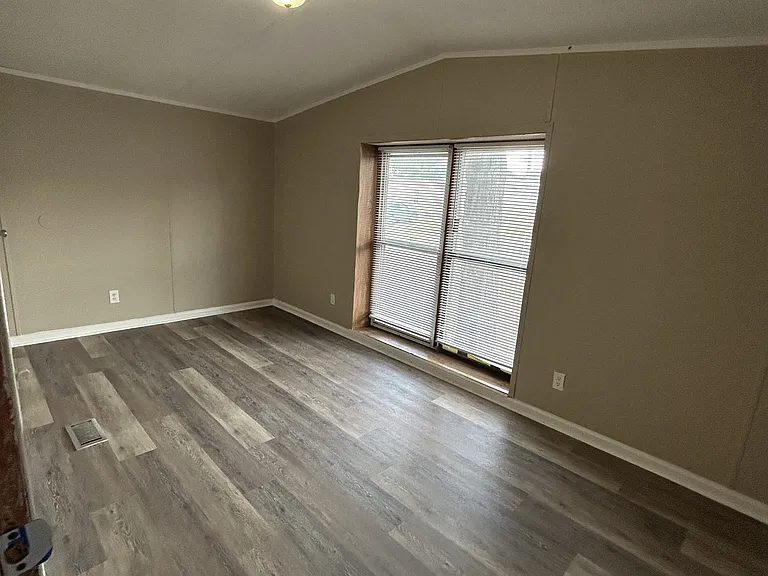210 Tyler St — Photo 17