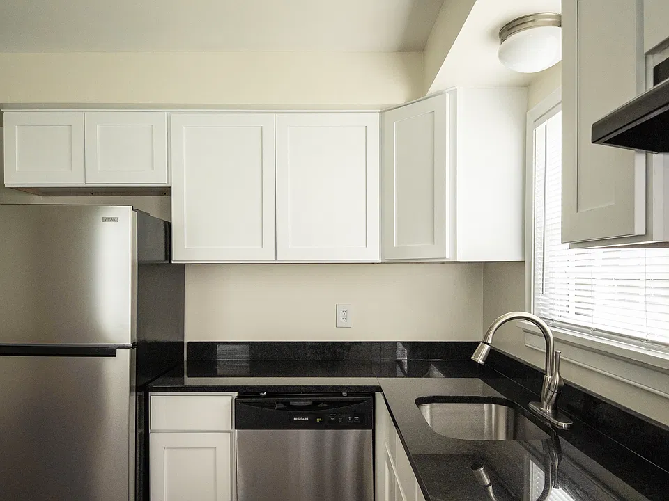 Meadowbrook Apartments