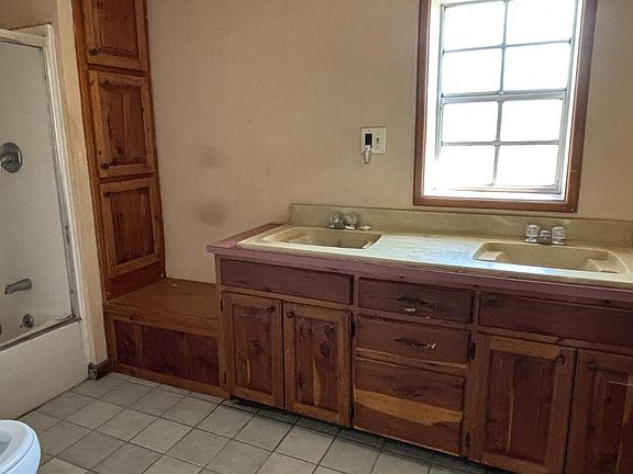 4th image of 19655 Barfield Rd