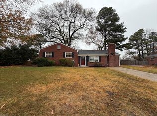 39 Longwood Dr, Hampton, VA 23669