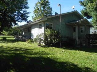 9 Hosier Rd, Louisburg, MO 65685