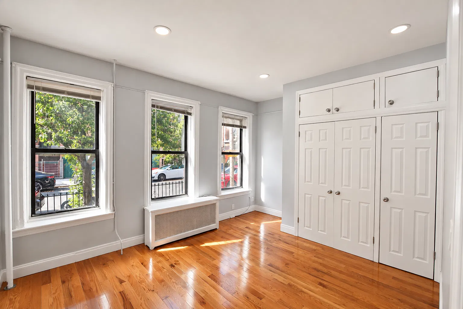 161 East 52nd Street — Photo 1